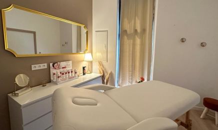 Beauty by Laure - Femmes Uniquement : Manucure à Agen