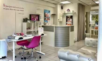 140 idées de Bureau nails  salon esthétique, décor du salon d'ongle, salon  de beauté