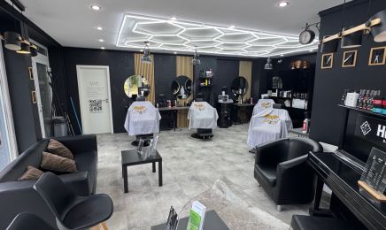 HAARbibi Friseur Herren & Damen Merchweiler: Kosmetikstudio in Merchweiler
