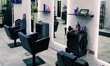 Oday Hair & More: Kosmetikstudio in Nürnberg