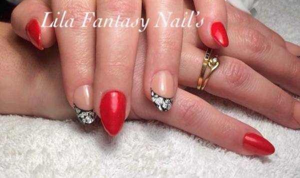 Lila Fantasy Nails 