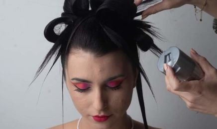 L’Instinct de Sarah  : Coiffeur à Tourriers