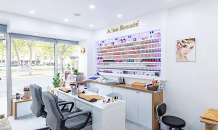 mina beauté : Manucure à Paris