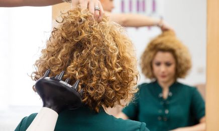 Kadia’s Hair Beauty  : Coiffeur à Cannes