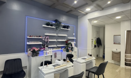 Lisa Beauté Nails. : Manucure à Montrouge
