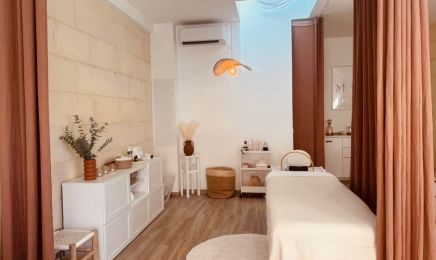 M Hair Head spa Hair style  : Coiffeur à Roussillon