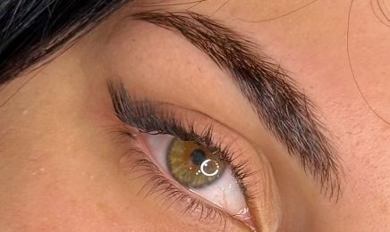 Venera Lashes : Manucure à Pau