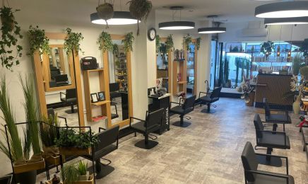 Laraia Hair Live Weltmeister Tübingen: Kosmetikstudio in Tübingen