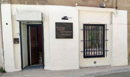 Madame Monsieur : Coiffeur à Saint-Geniès-de-Comolas