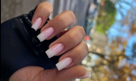 Maison de Beauté - Ongles - Cils - UV - Épilation au fil - laser  : Manucure à Fréjus
