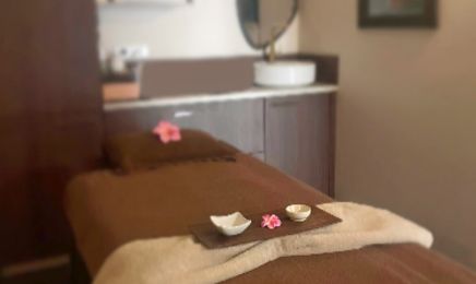 Cosmetics By Emilie : Institut de beauté à Maffliers