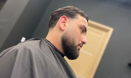 The Black Square : Coiffeur à Aiglun