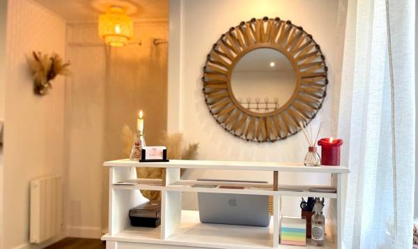 LES JOLY NAILS By Estelle