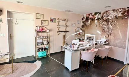 Ongles Derma Beauté : Institut de beauté à Fleury