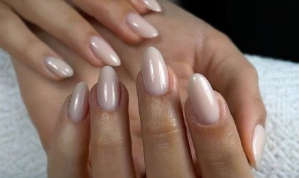 By Vnails : Manucure à Bourg-des-Comptes
