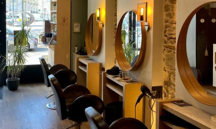 Un Hair Naturel - Place Viarme  : Coiffeur à Nantes
