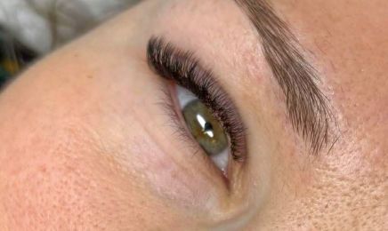 Cils By M : Manucure à Fréjus