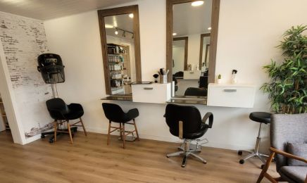 Autour du fauteuil : Coiffeur à Île-Tudy