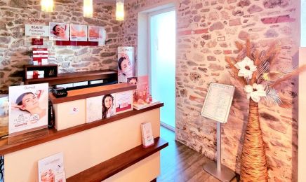 Guinot - Revel Corps-In : Manucure à Revel