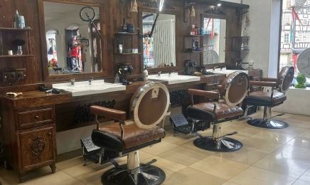 Hollywood Hair&Style: Friseur in Linz am Rhein