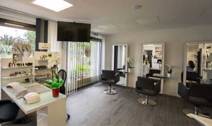Kosmetik-Lifestyle Beauty & Hair : Kosmetikstudio in Neuenburg am Rhein