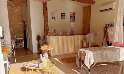 Le temple de la beauté : Manucure à Galgon