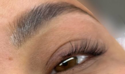   Lash And Brow By H : Institut de beauté à Claix