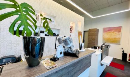 Katrin Uhlmann Hair & Beauty GmbH: Kosmetikstudio in Gauting