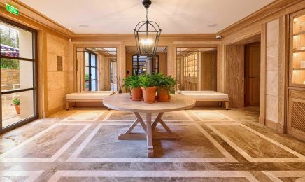 Spa AREV x Maison ST Parfum***** : Manucure à Saint-Tropez