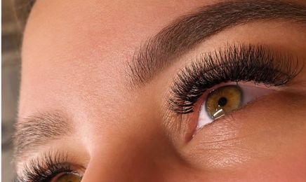 Russian Beauty & Academy: Nagelstudio in Frankfurt am Main