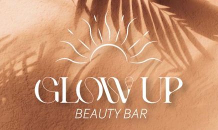 Glow Up Beauty Bar  : Manucure à Versailles