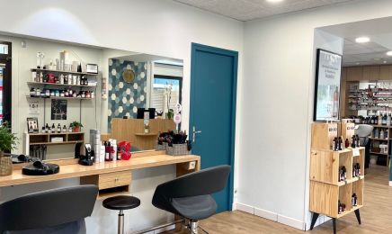 Les Ciseaux de Karine : Coiffeur à La Flèche