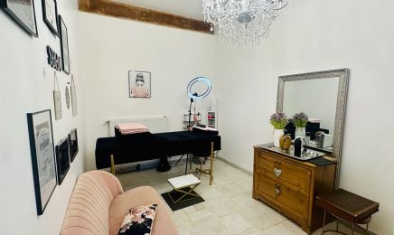 Sarah Benkou / Nails By M : Institut de beauté à Saint-Quentin-Fallavier