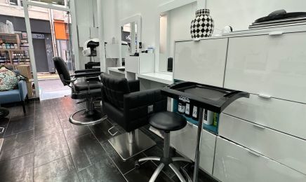 Léba Salon de Coiffure : Institut de beauté à Paris