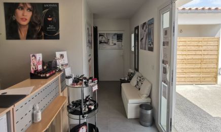 Institut de beauté Carole : Manucure à Loix