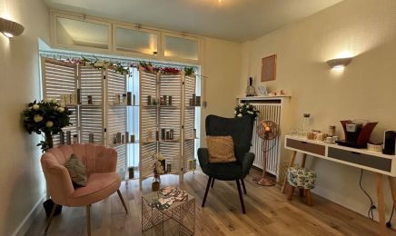 Esthetique by L : Coiffeur à Ambilly