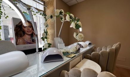 Val esthetic  : Manucure à Pélissanne