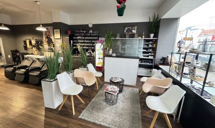 Velvet Hair: Barbershop in Köln
