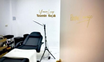 Yasmin's Beauty Lounge: Tattoo-Künstler in Halver
