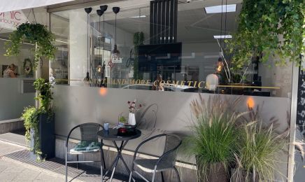 Suna Okyay Beauty & More: Barbershop in Mönchengladbach