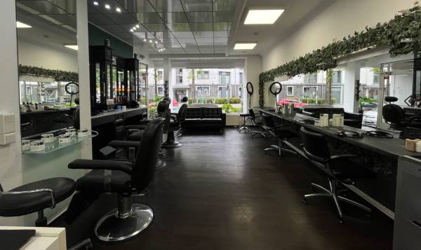 Friseur Düsseldorf Vincenzo Maiello Hairdesign Die Balayage Olaplex & Fadehaircut 