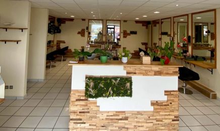  L’hair Naturel  : Coiffeur à Saint-André-le-Gaz