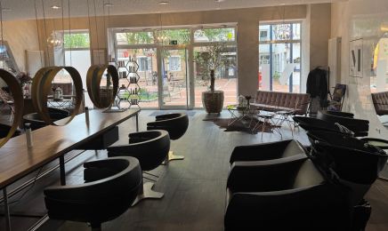 Studio M by Aynur Mutlu: Friseur in Lage