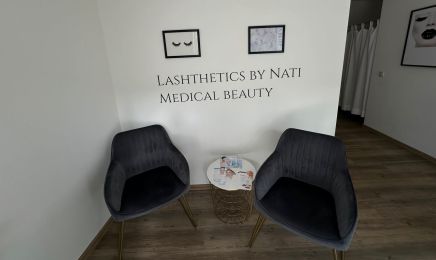 Lashthetics by Nati: Kosmetikstudio in Schwabmünchen