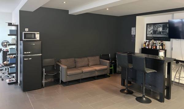 Selinas Barber & Beauty Shop