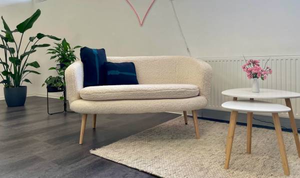 Calligraphy Hair Martina Bark