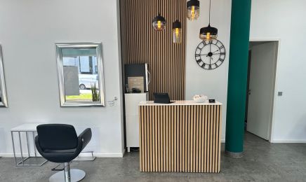 ES Hairlounge: Friseur in München