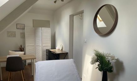 Joia Beauty Room.  : Manucure à Bléré