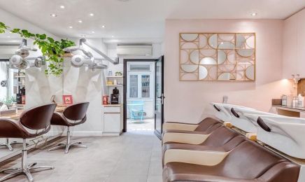 Yoni coiffure spécialiste coloration végétale  Ouvert 7/7 : Coiffeur à Paris