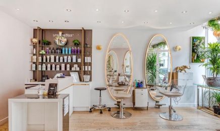 Yoni coiffure spécialiste coloration végétale  Ouvert 7/7 : Coiffeur à Paris